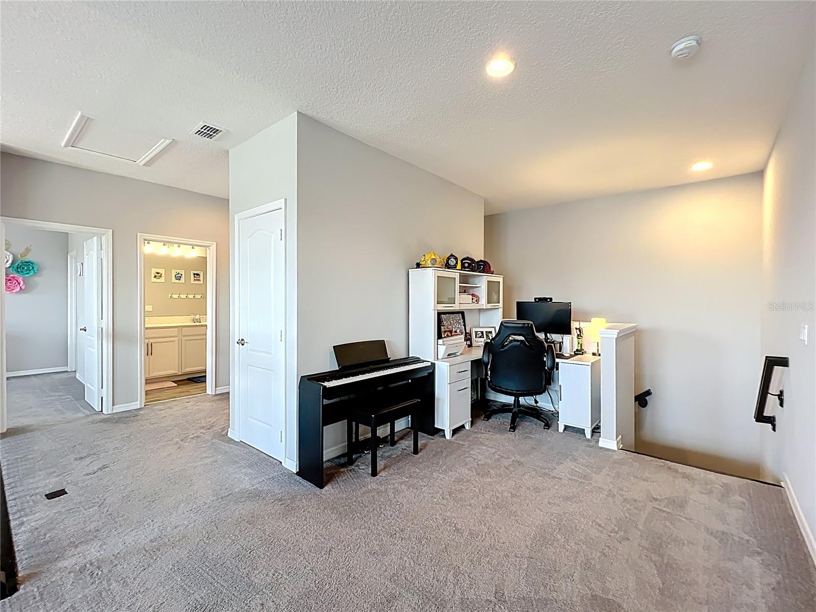 HIDEAWAY COVE AT OVIEDO PH 3 - Residential