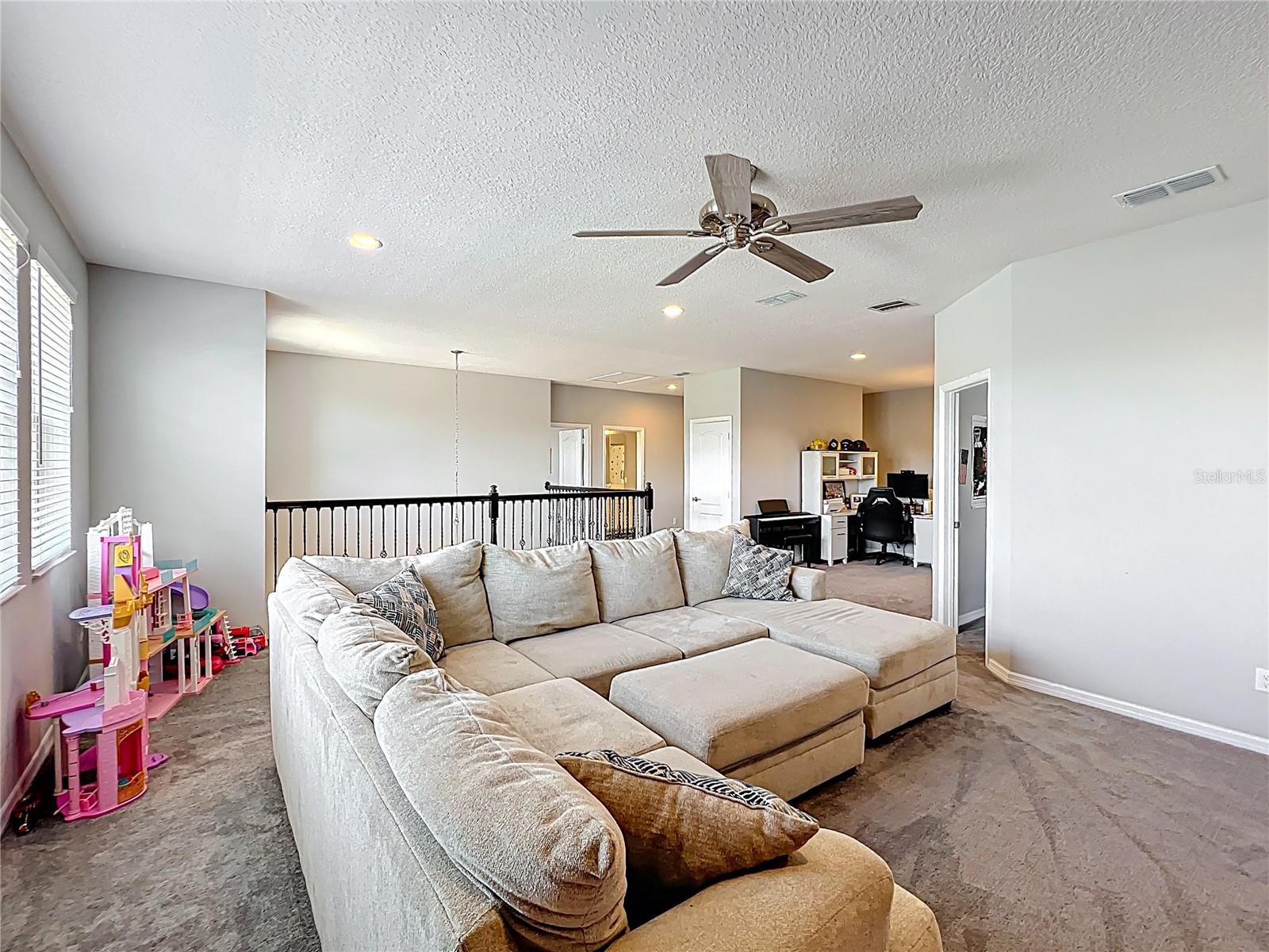 HIDEAWAY COVE AT OVIEDO PH 3 - Residential