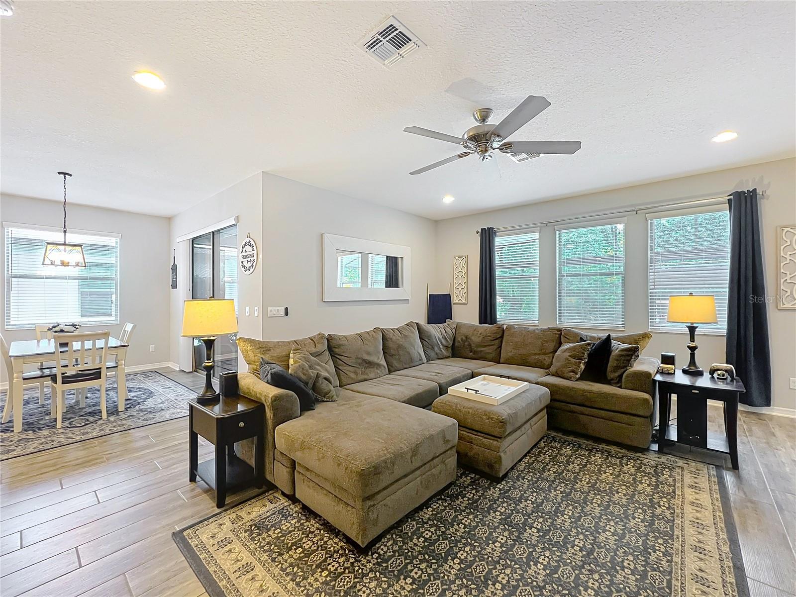 HIDEAWAY COVE AT OVIEDO PH 3 - Residential