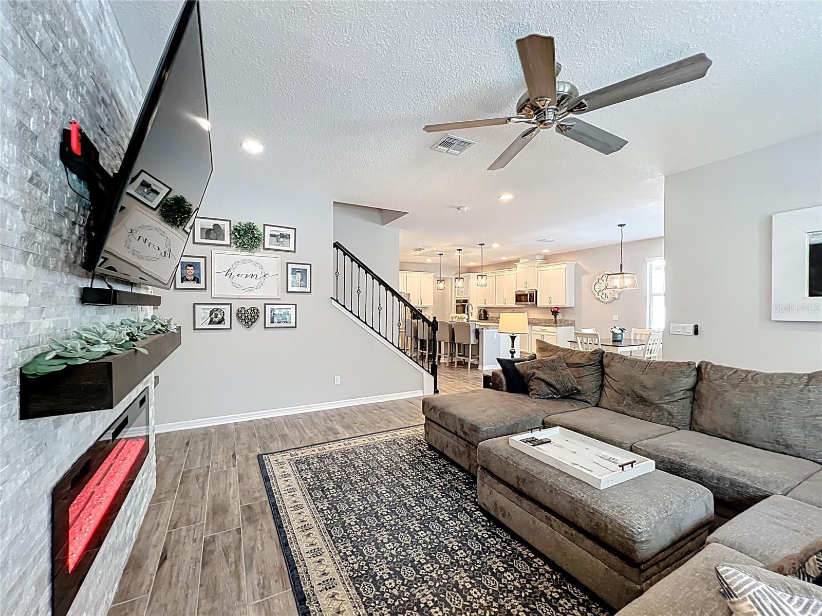 HIDEAWAY COVE AT OVIEDO PH 3 - Residential