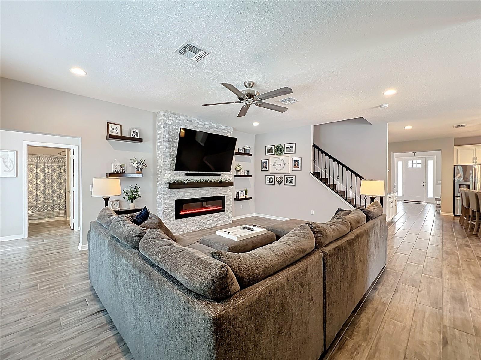 HIDEAWAY COVE AT OVIEDO PH 3 - Residential