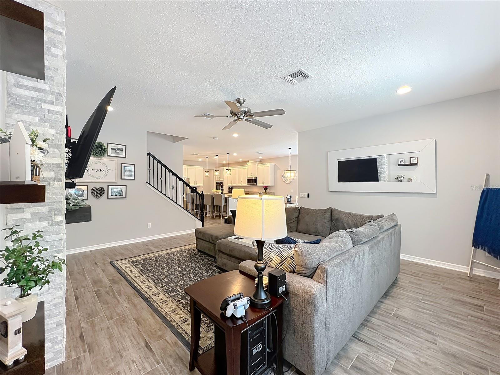 HIDEAWAY COVE AT OVIEDO PH 3 - Residential