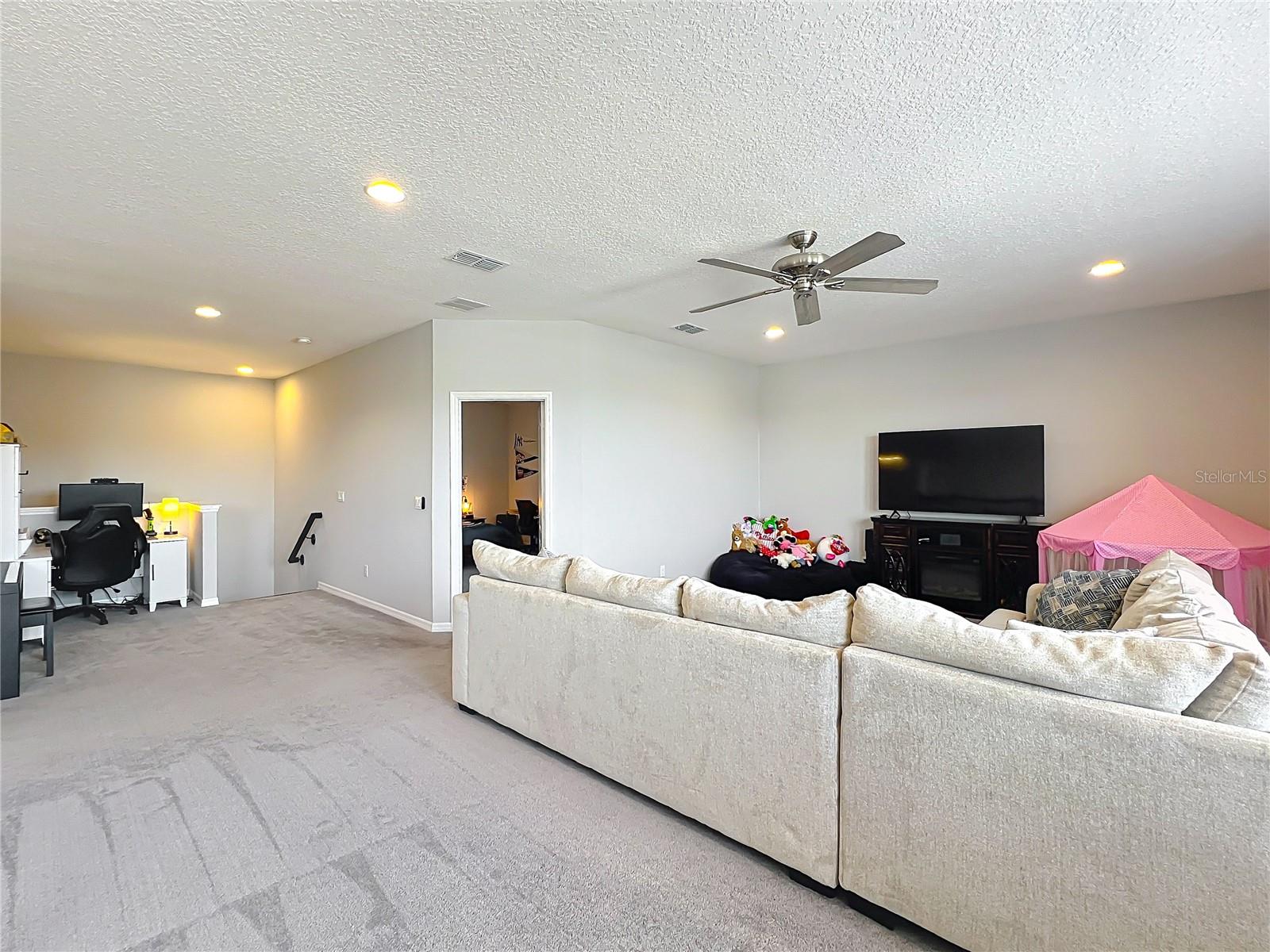 HIDEAWAY COVE AT OVIEDO PH 3 - Residential