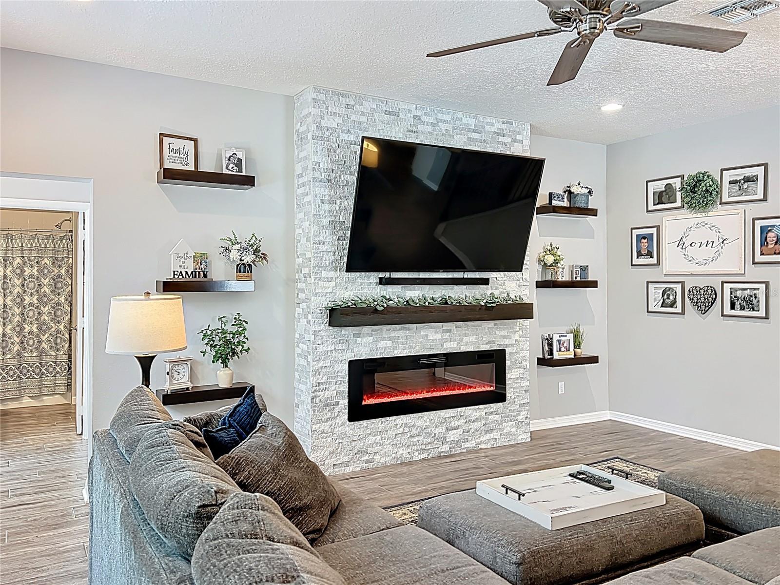 HIDEAWAY COVE AT OVIEDO PH 3 - Residential