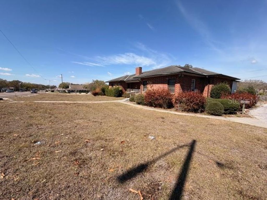 Photo of 811 State Road 60 E, Lake Wales, FL 33853 (MLS # K4903302)