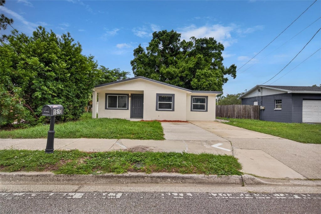 Photo of 1610 N Lois Avenue, Tampa, FL 33607 (MLS # TB8534607)