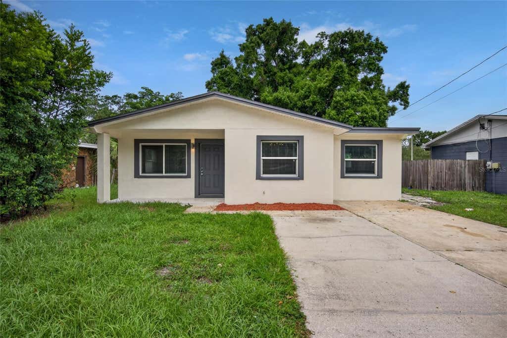 Photo of 1610 N Lois Avenue, Tampa, FL 33607 (MLS # TB8534607)