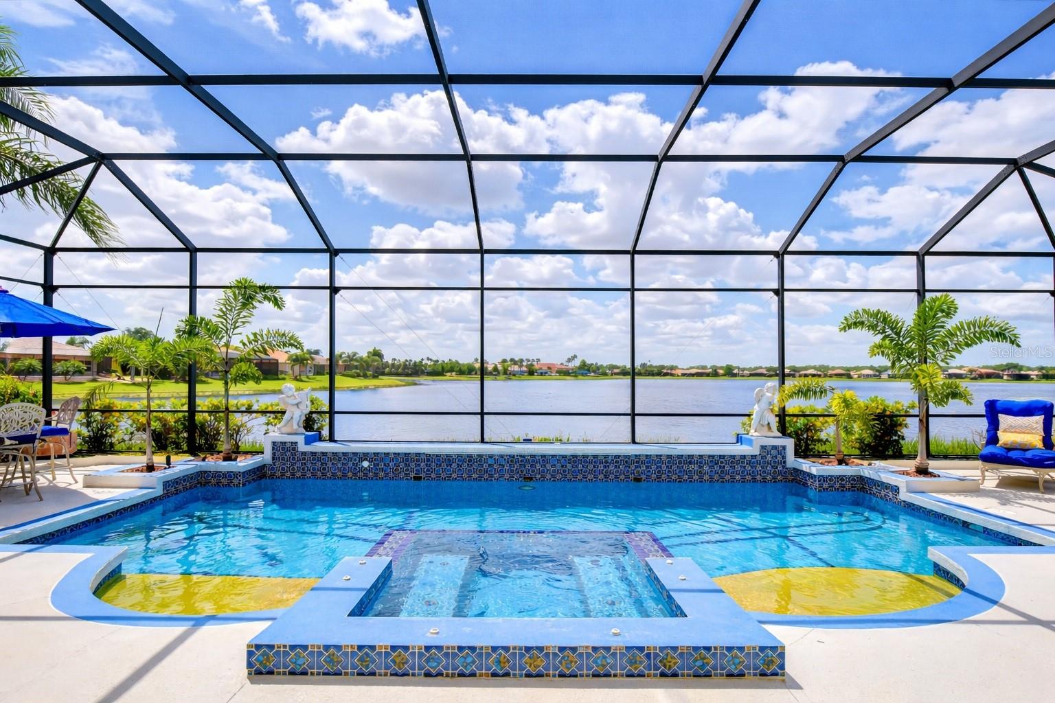 VALENCIA LAKES - Residential