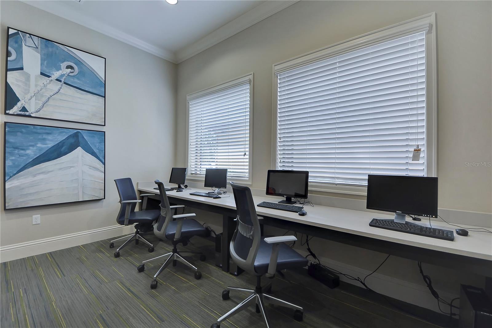 VALENCIA LAKES - Residential