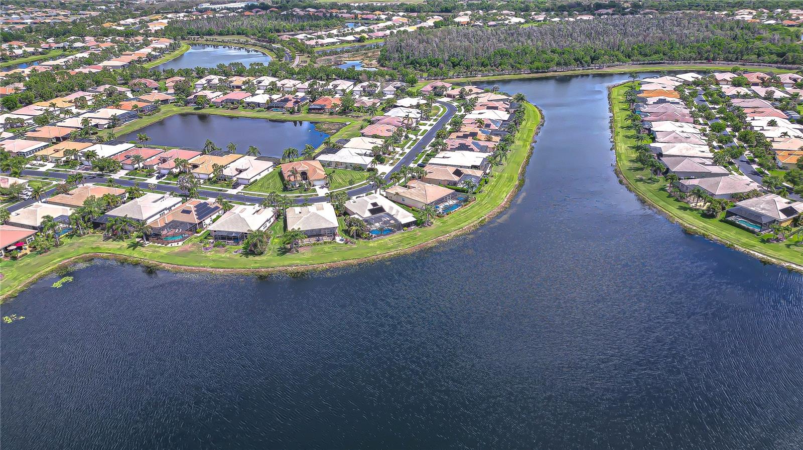 VALENCIA LAKES - Residential