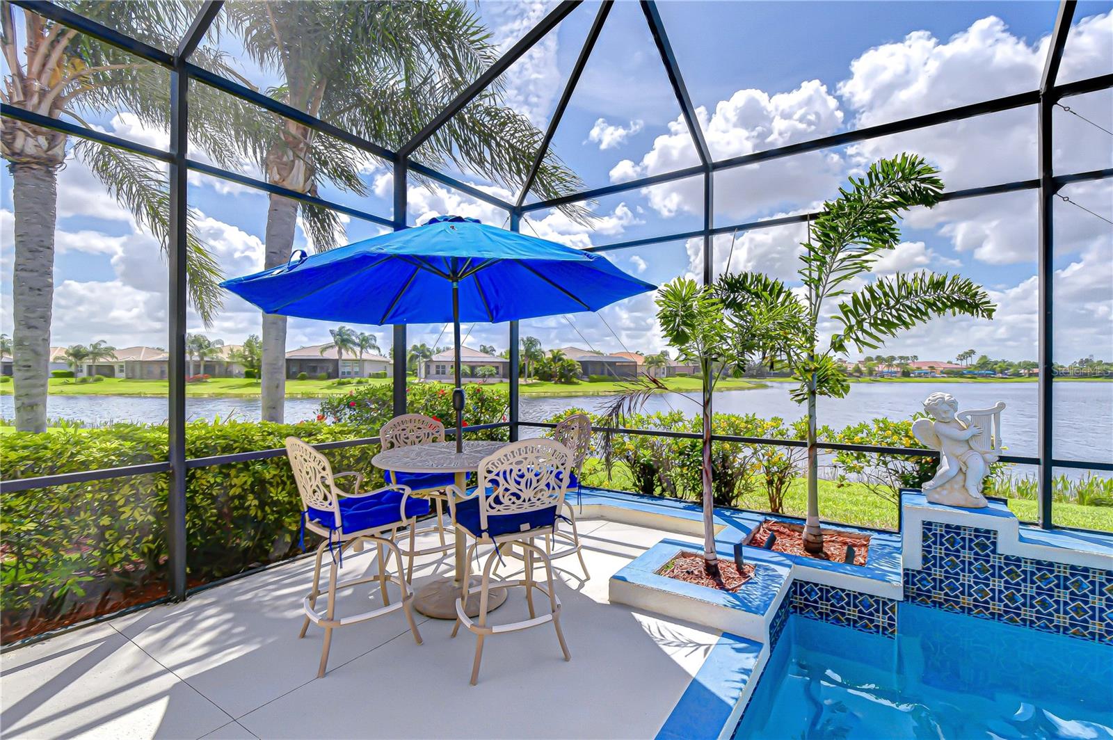 VALENCIA LAKES - Residential