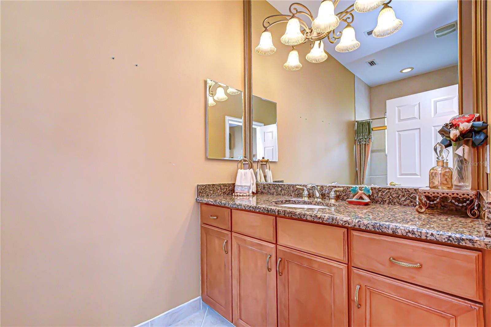 VALENCIA LAKES - Residential