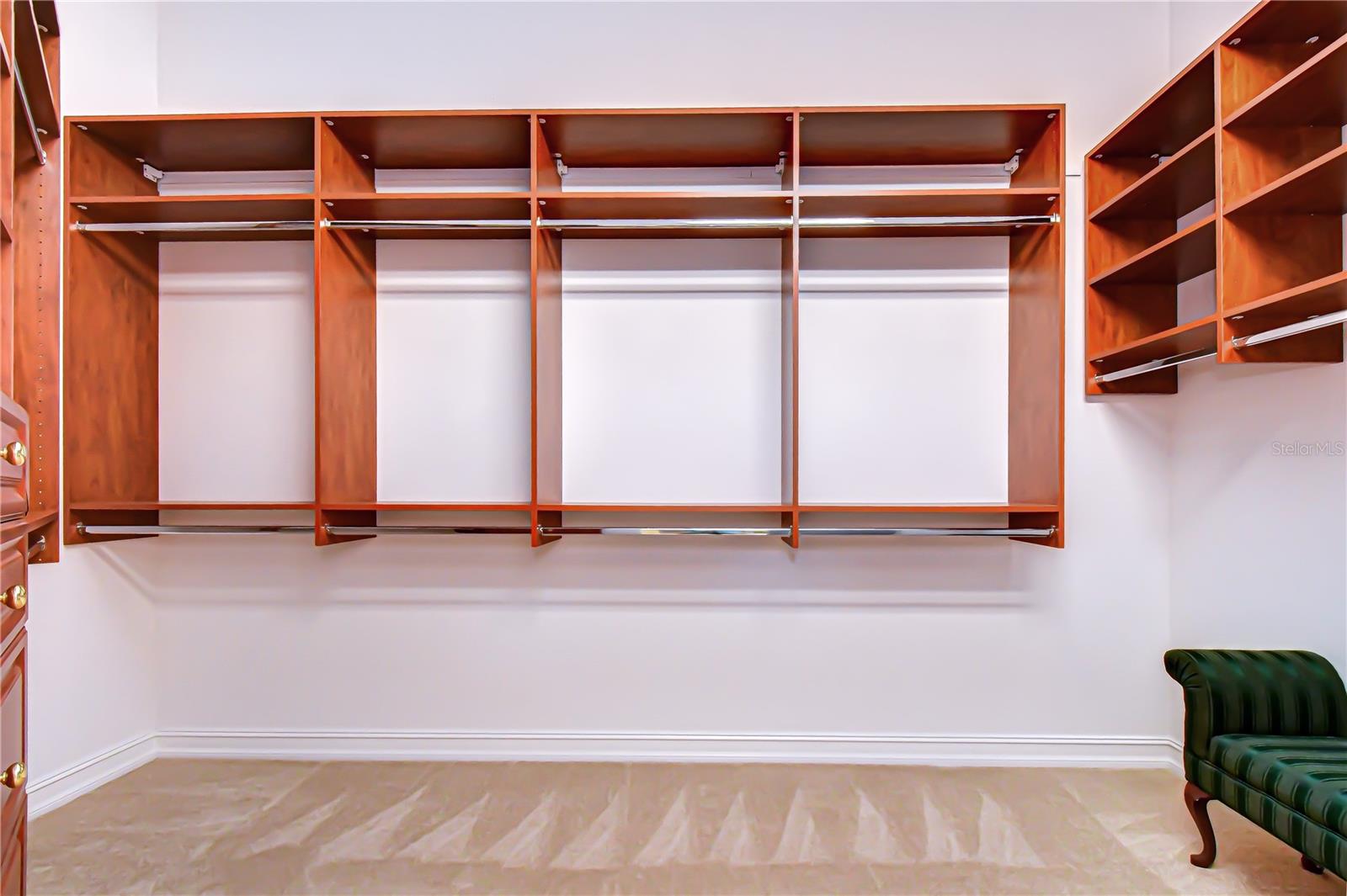 VALENCIA LAKES - Residential