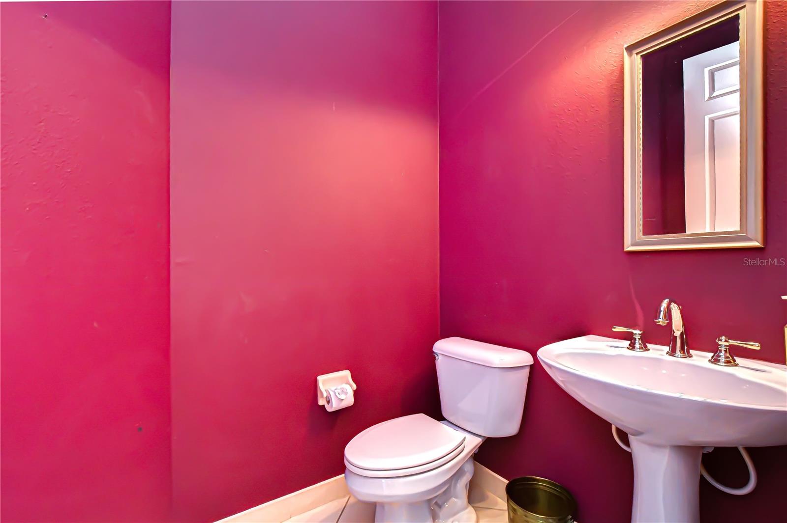 VALENCIA LAKES - Residential