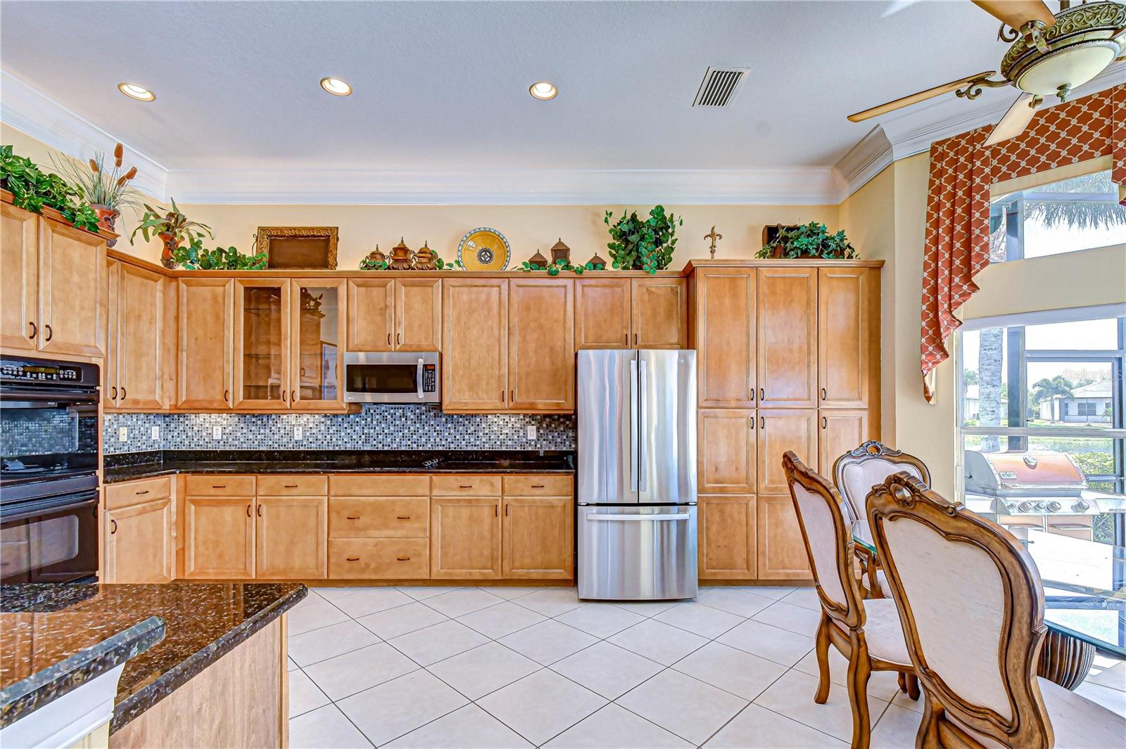 VALENCIA LAKES - Residential