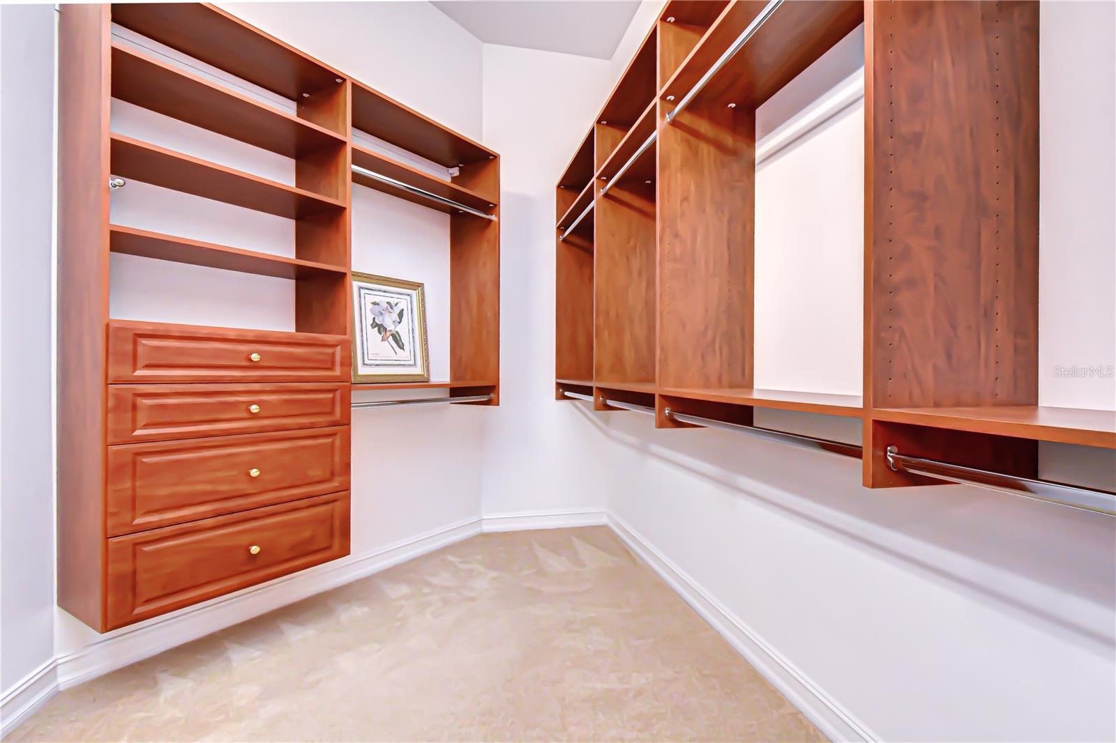 VALENCIA LAKES - Residential