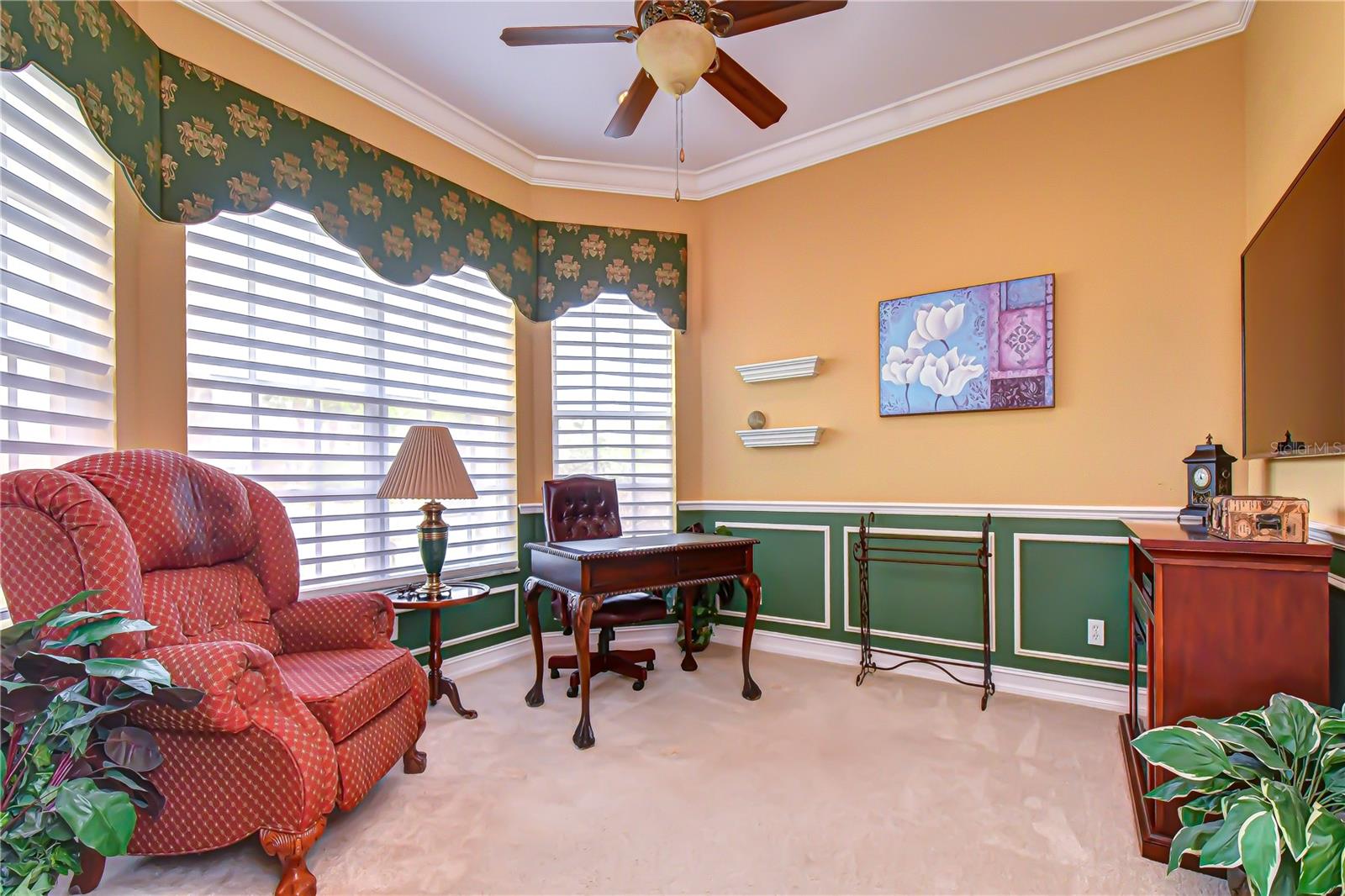 VALENCIA LAKES - Residential