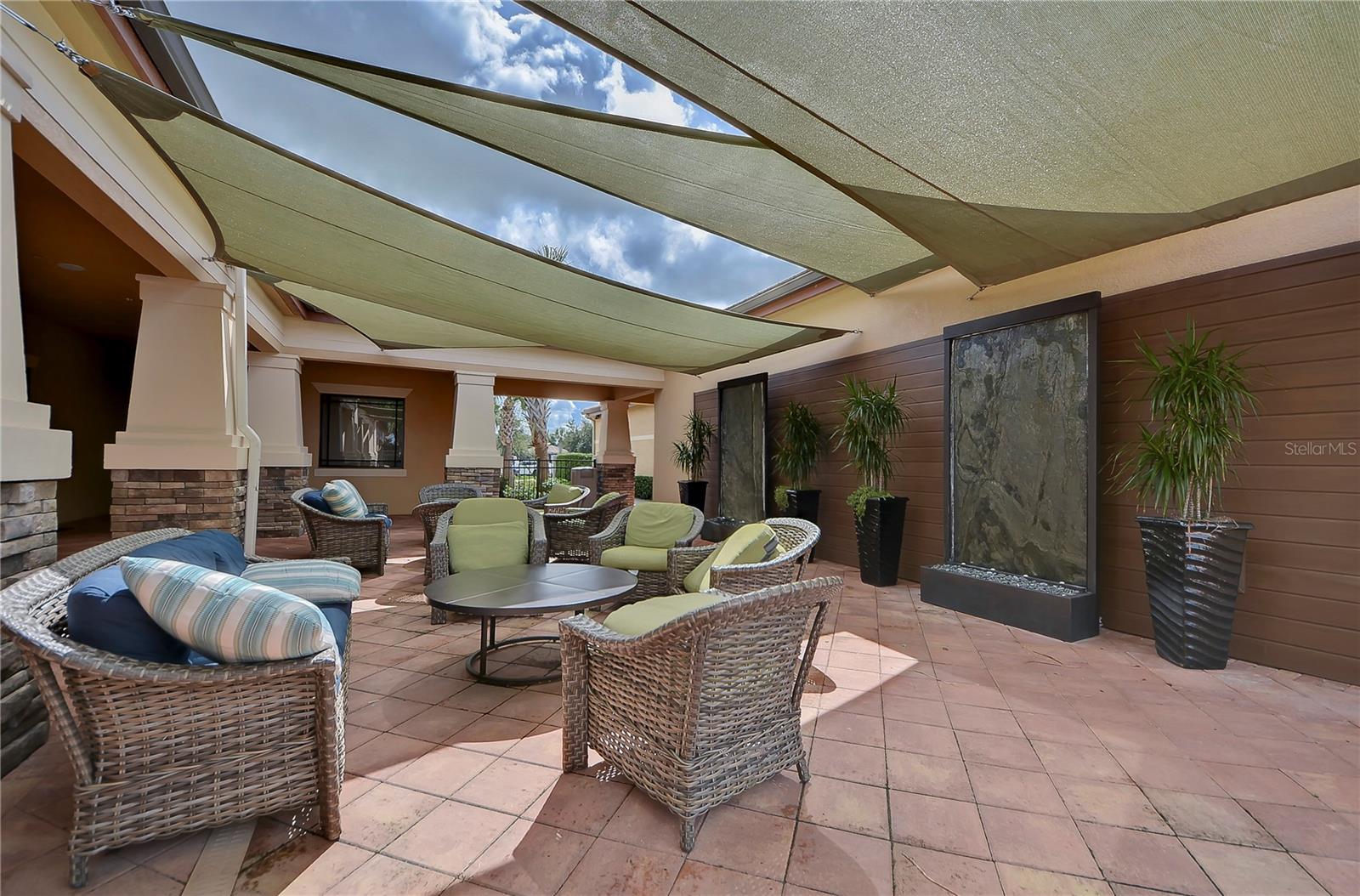 VALENCIA LAKES - Residential