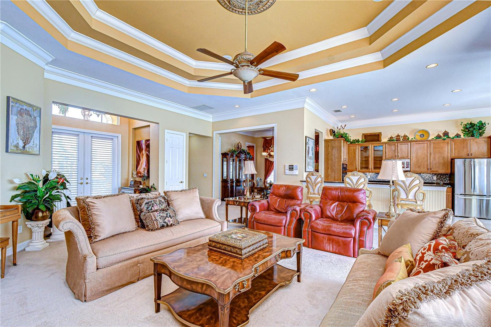 VALENCIA LAKES - Residential