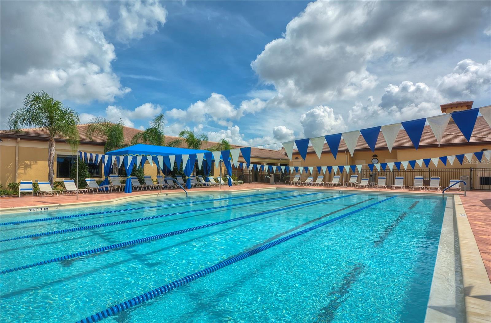 VALENCIA LAKES - Residential