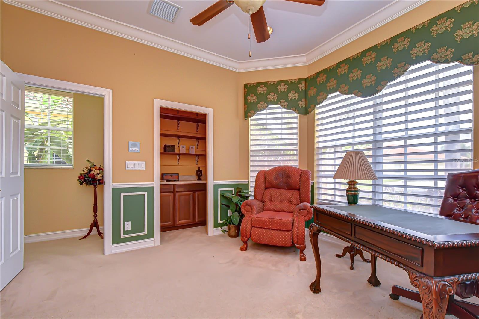 VALENCIA LAKES - Residential