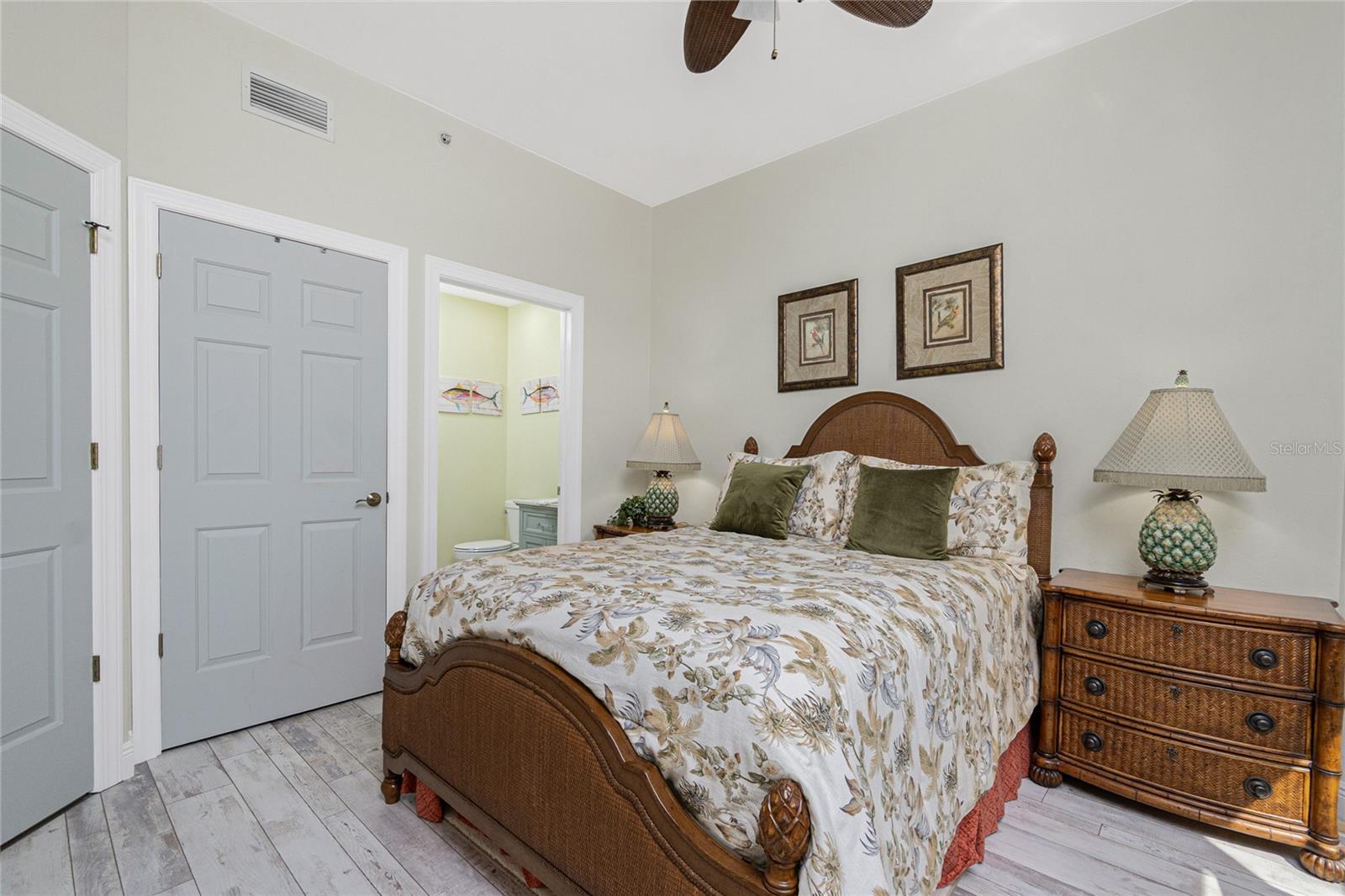 GRANDE ISLE TOWERS I - Residential Lease