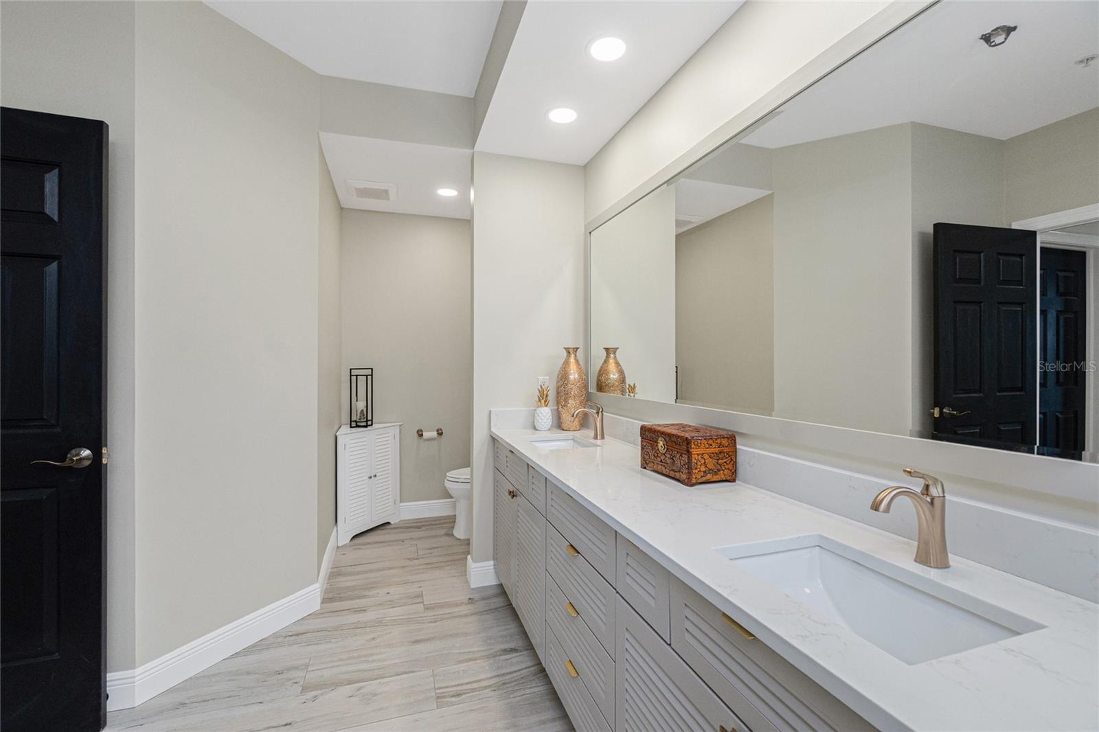 GRANDE ISLE TOWERS I - Residential Lease
