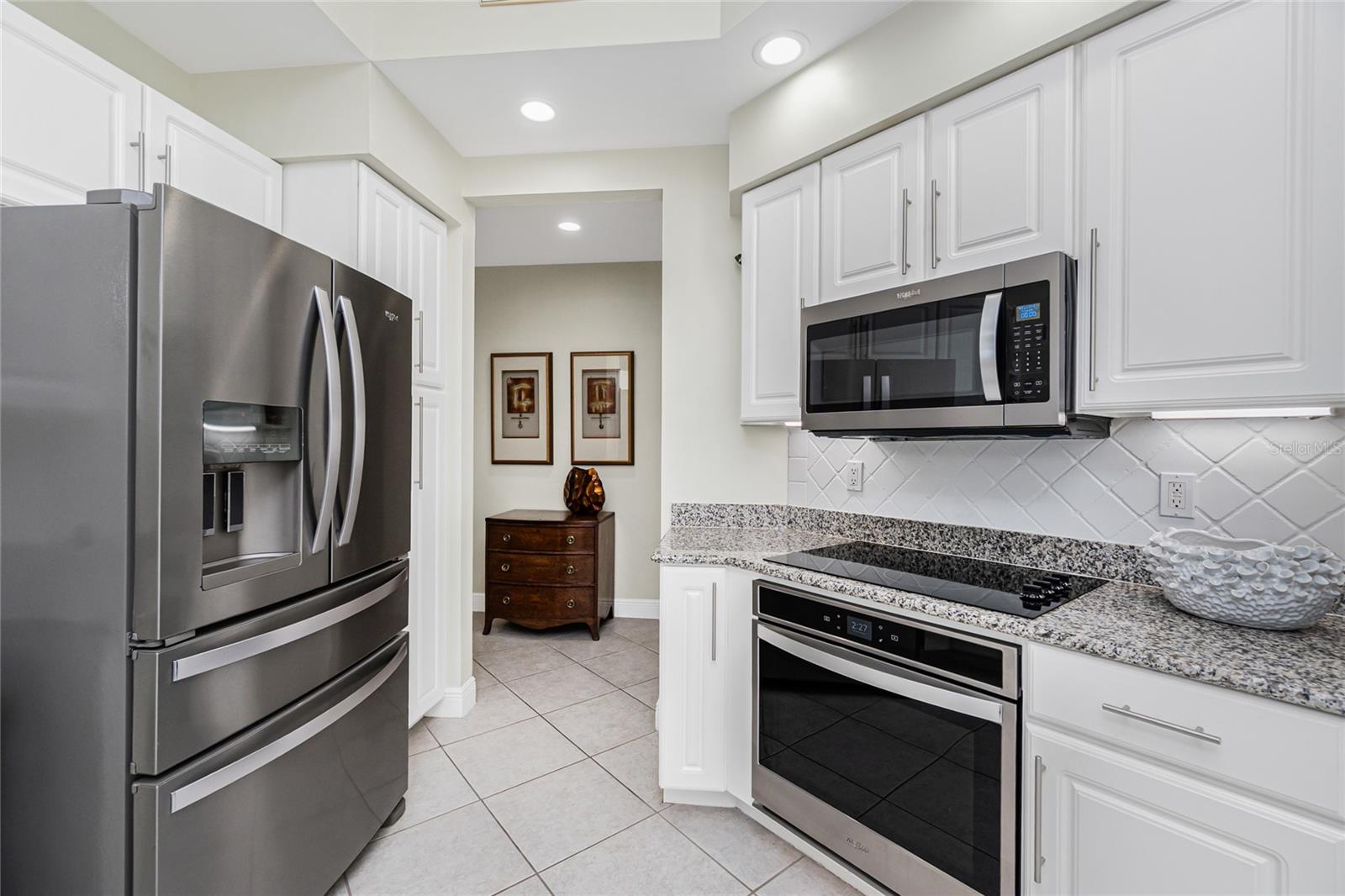 GRANDE ISLE TOWERS I - Residential Lease