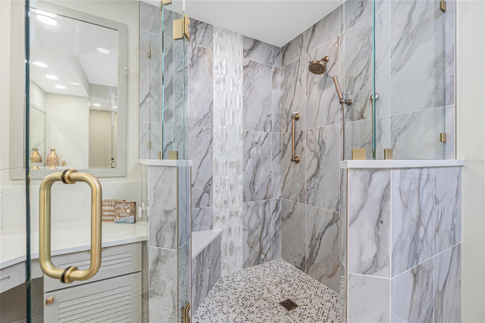 GRANDE ISLE TOWERS I - Residential Lease