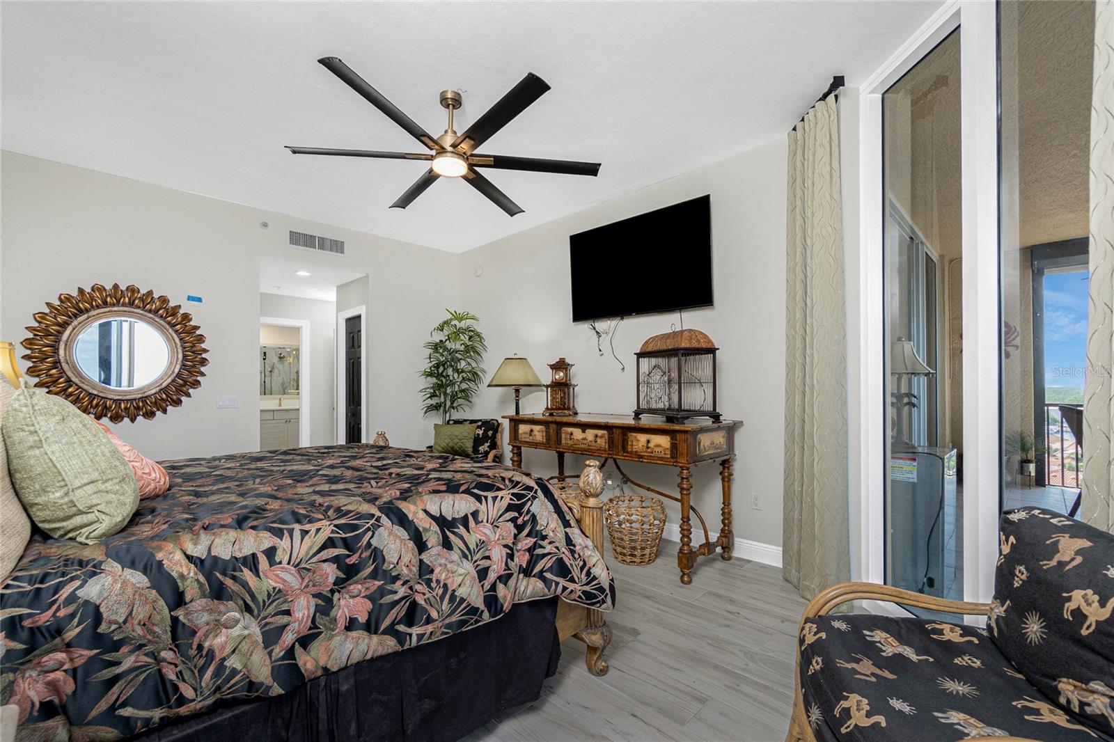 GRANDE ISLE TOWERS I - Residential Lease