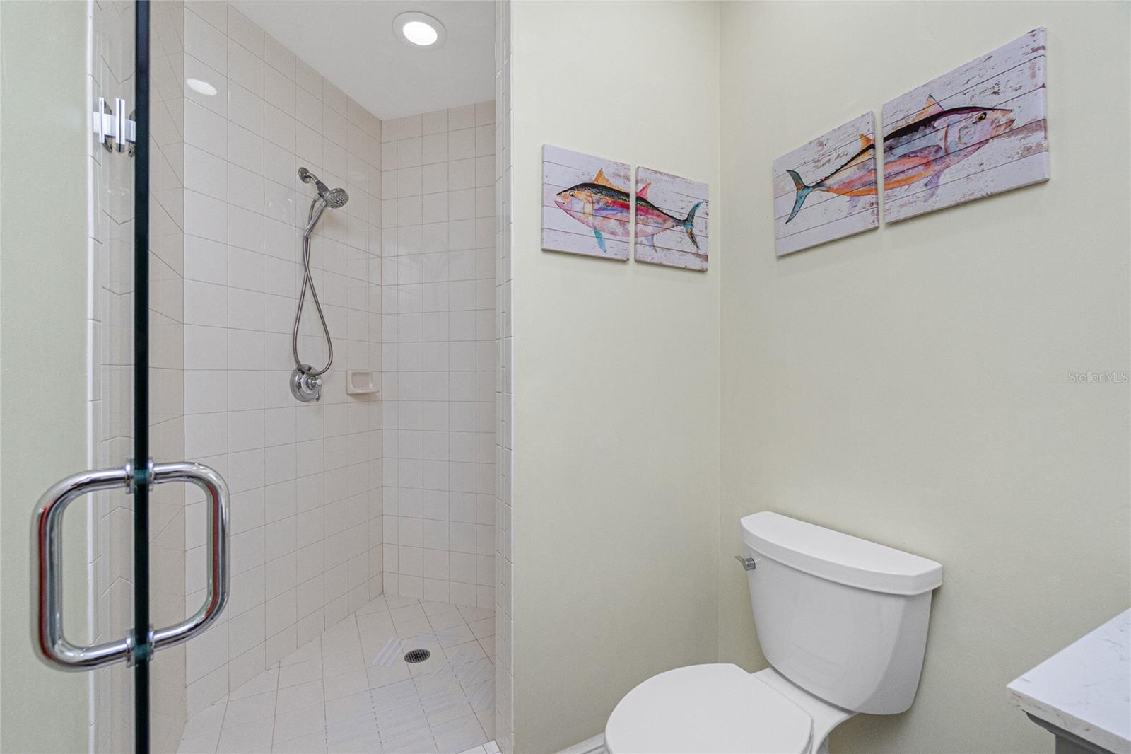 GRANDE ISLE TOWERS I - Residential Lease