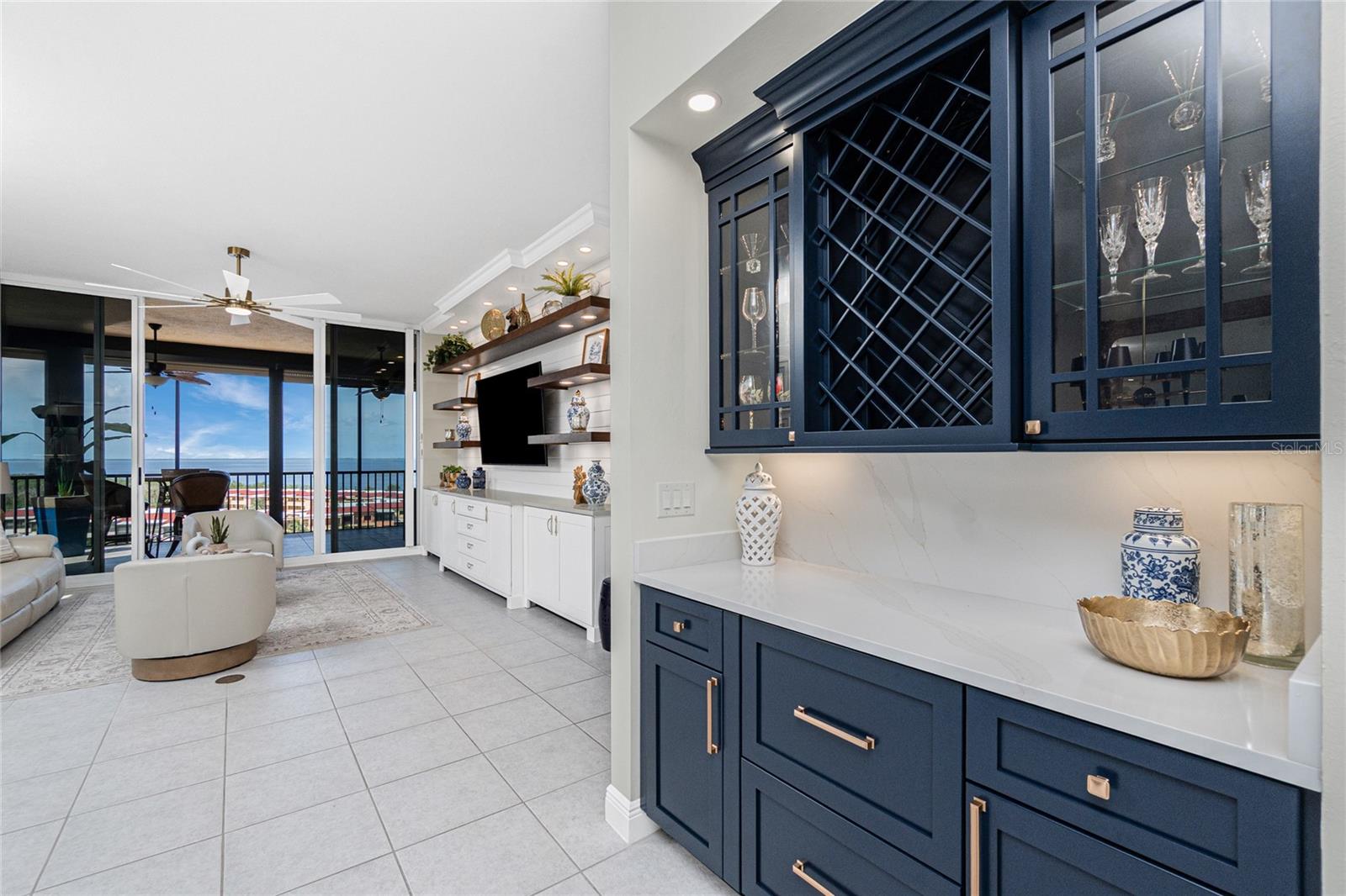 GRANDE ISLE TOWERS I - Residential Lease