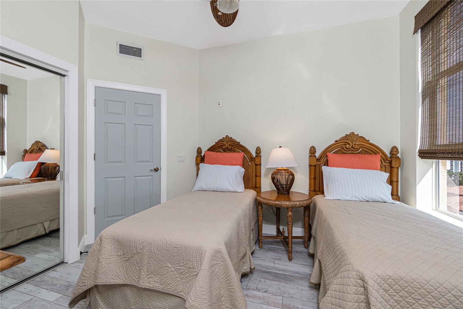 GRANDE ISLE TOWERS I - Residential Lease