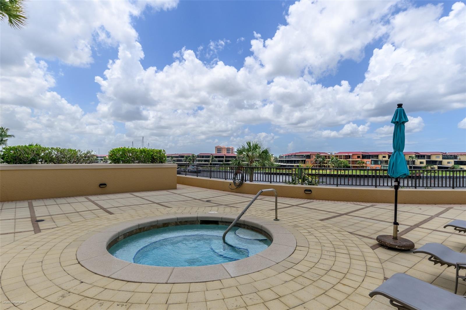 GRANDE ISLE TOWERS I - Residential Lease