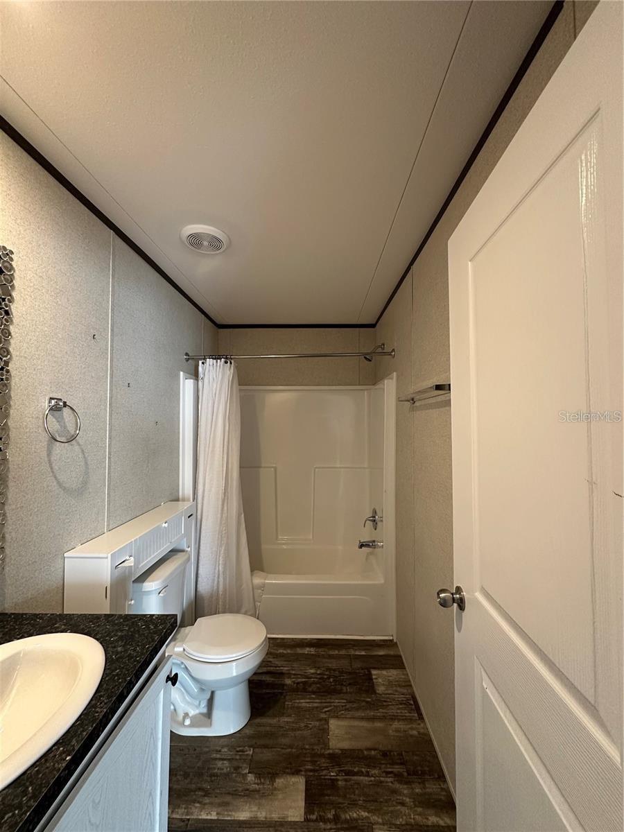 OAKRIDGE HEIGHTS - Residential Lease