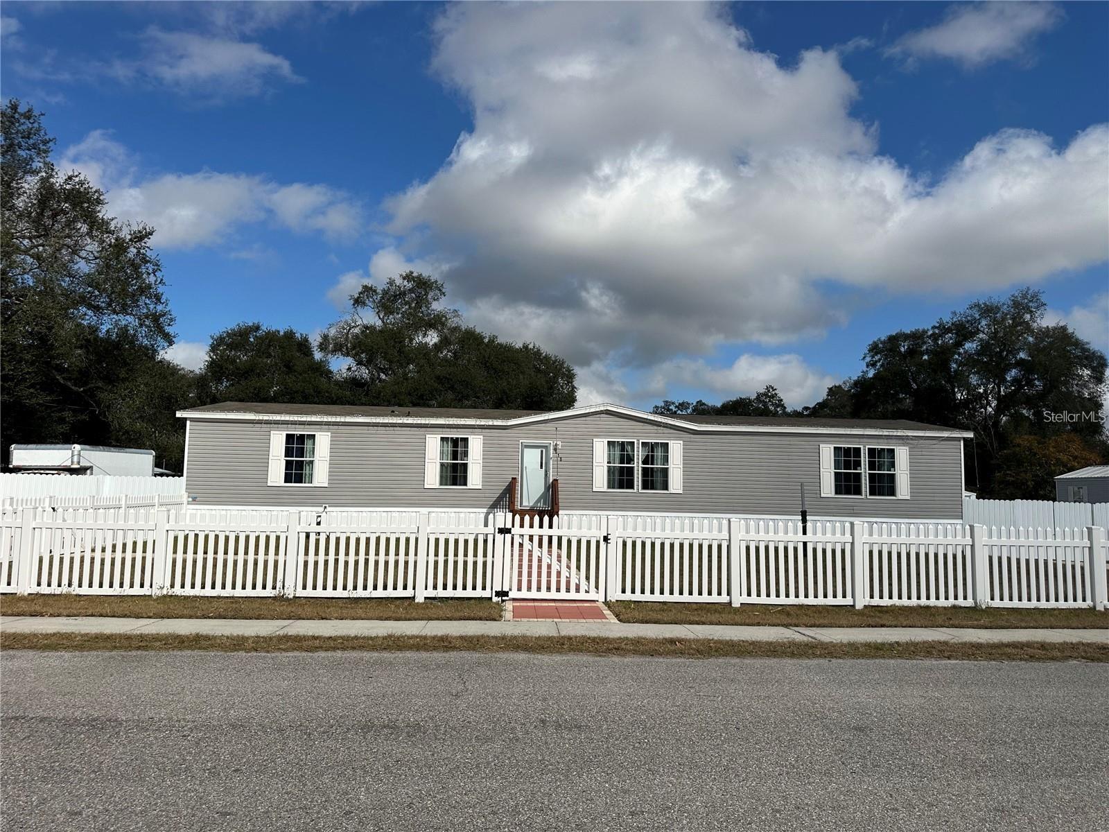 OAKRIDGE HEIGHTS - Residential Lease