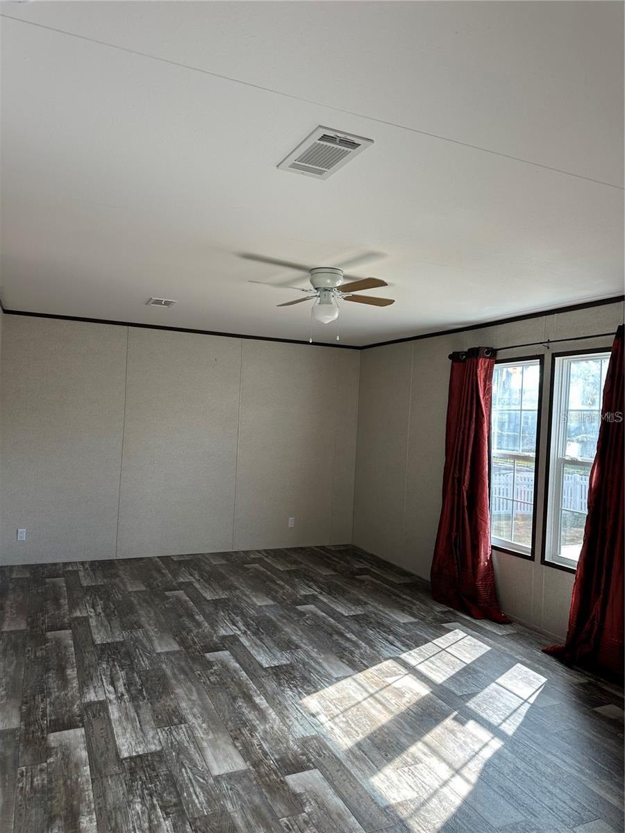 OAKRIDGE HEIGHTS - Residential Lease