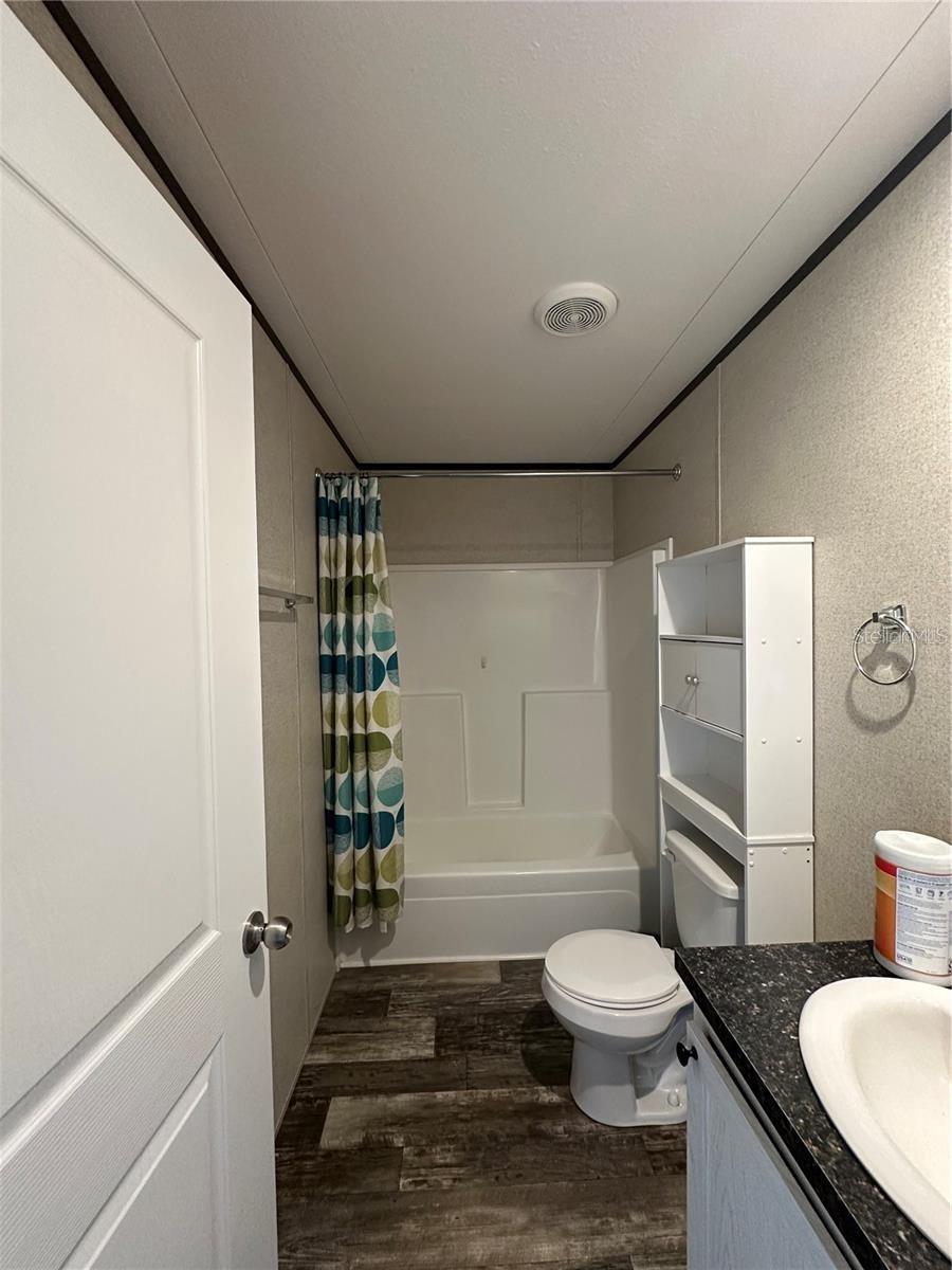 OAKRIDGE HEIGHTS - Residential Lease