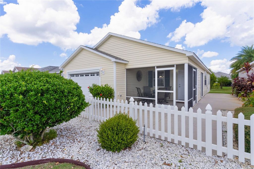 Photo of 3358 Castlegate Court, The Villages, FL 32163 (MLS # G5100744)