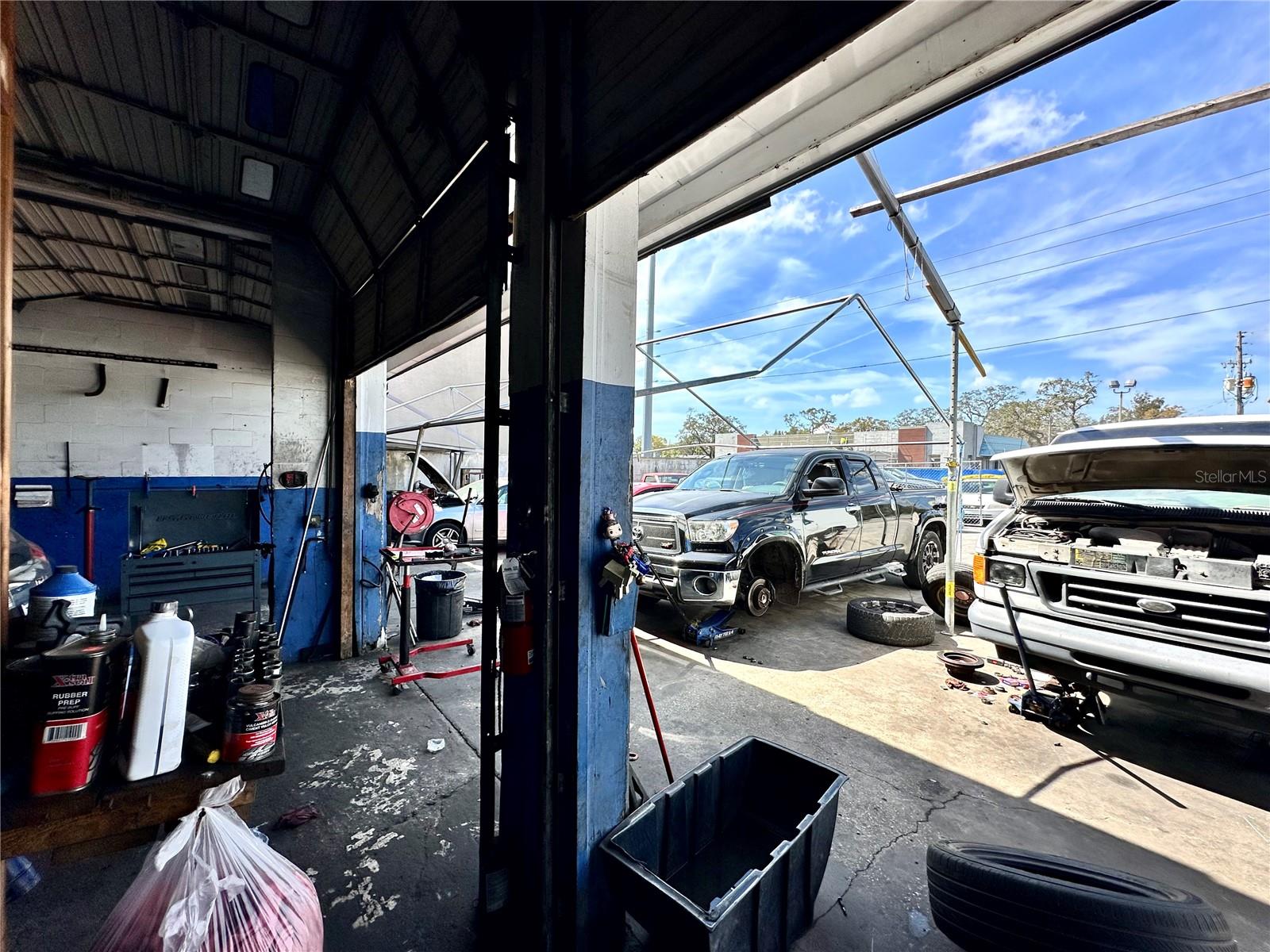 MISSOURI HEIGHTS - Commercial Sale