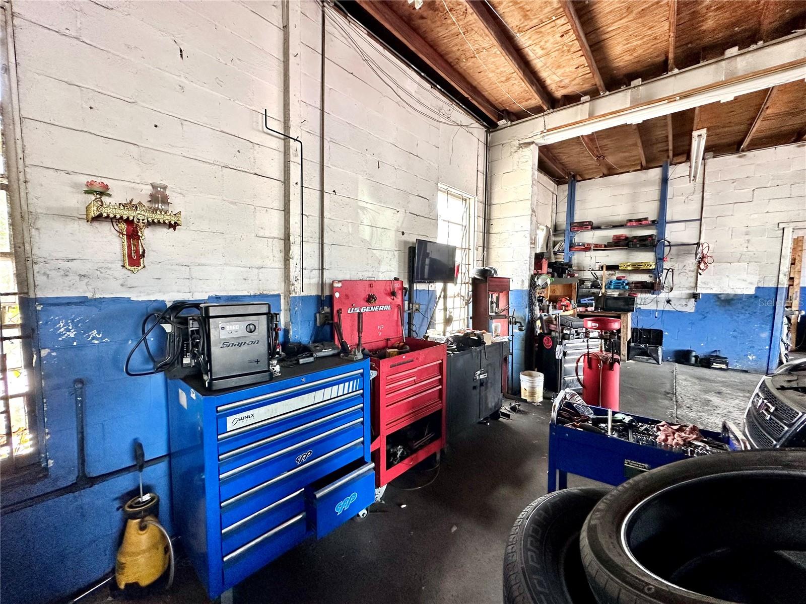 MISSOURI HEIGHTS - Commercial Sale