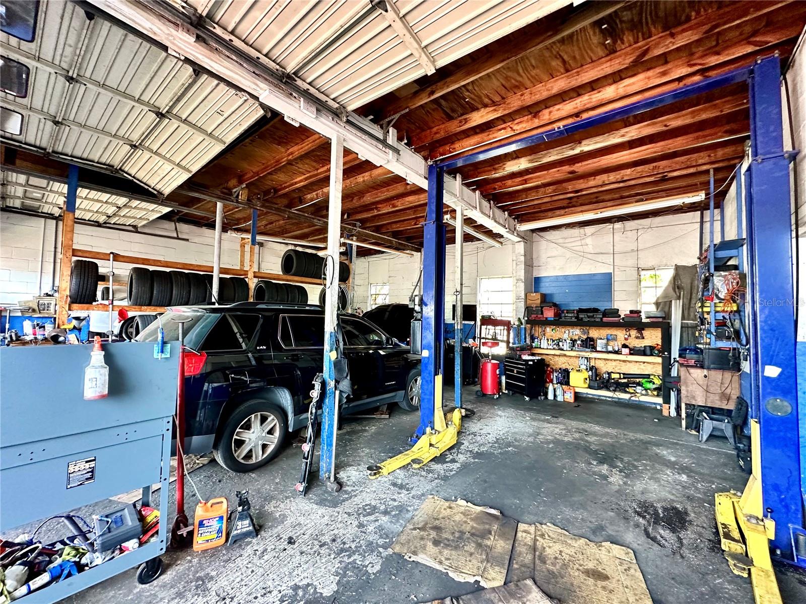 MISSOURI HEIGHTS - Commercial Sale