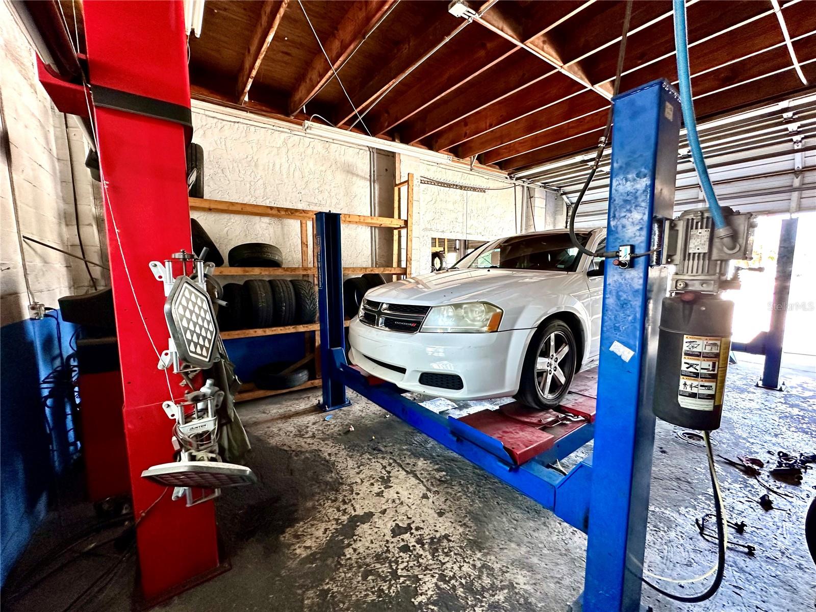 MISSOURI HEIGHTS - Commercial Sale