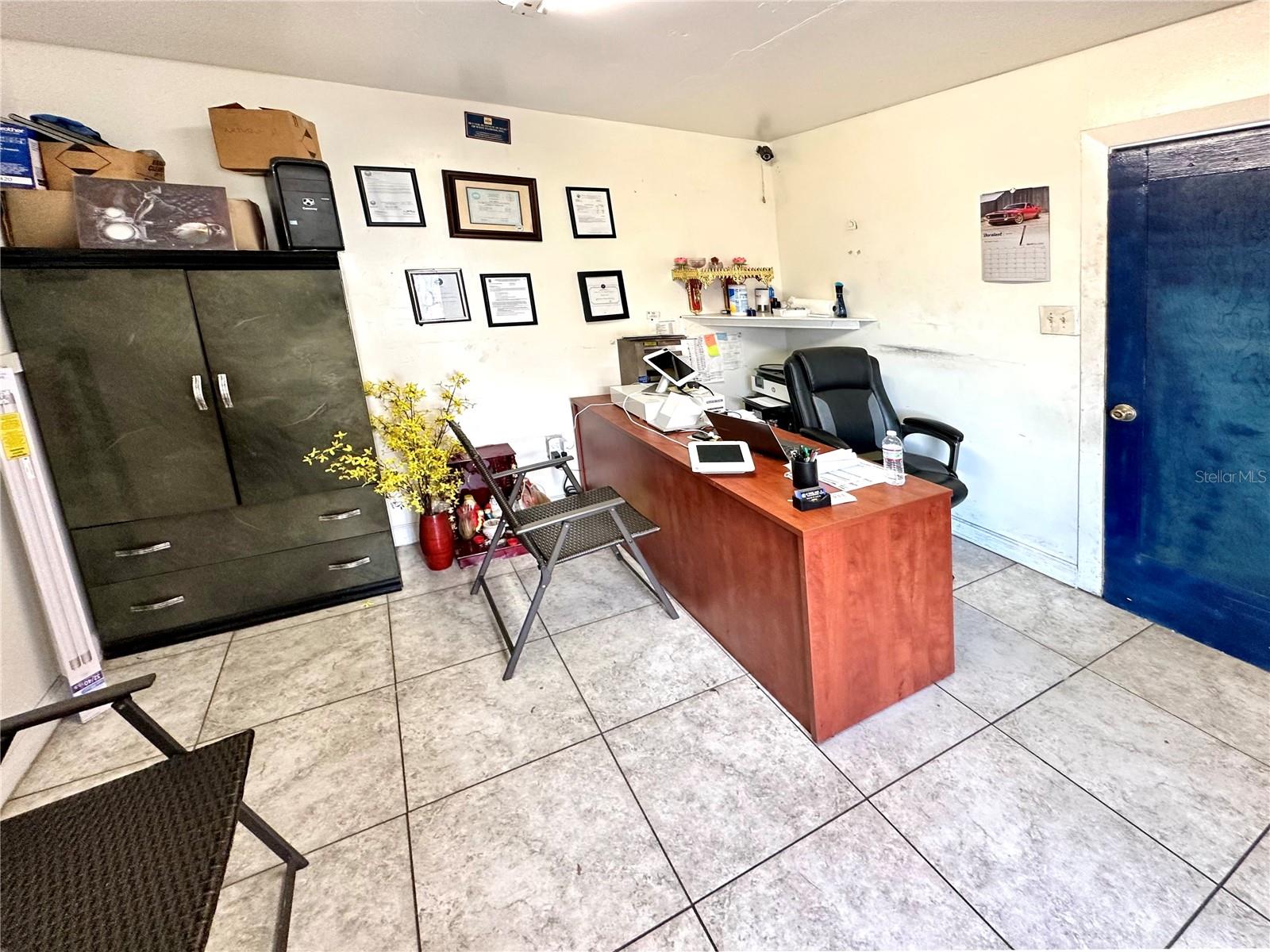 MISSOURI HEIGHTS - Commercial Sale