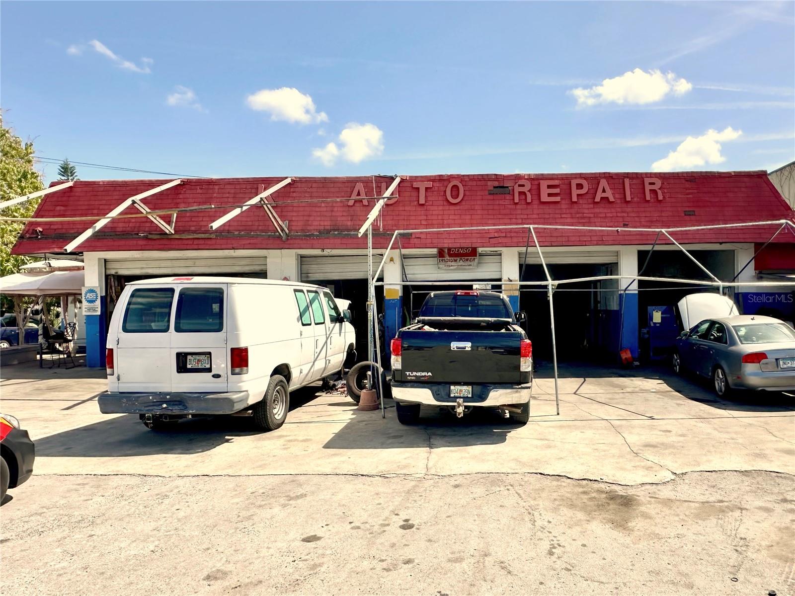 MISSOURI HEIGHTS - Commercial Sale
