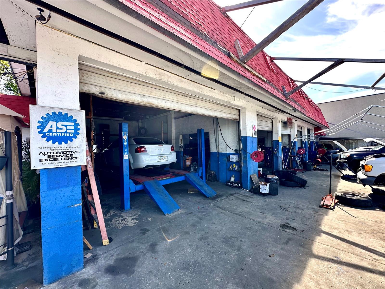 MISSOURI HEIGHTS - Commercial Sale