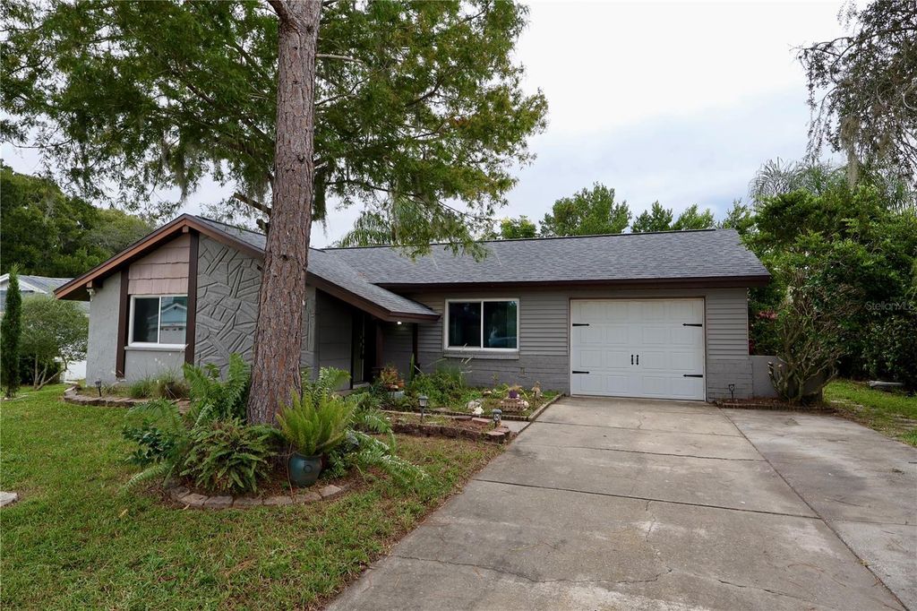Photo of 8804 Lincolnshire Drive, Hudson, FL 34667 (MLS # TB8423676)