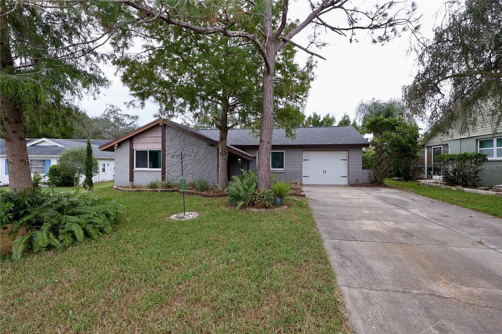 Photo of 8804 Lincolnshire Drive, Hudson, FL 34667 (MLS # TB8423676)