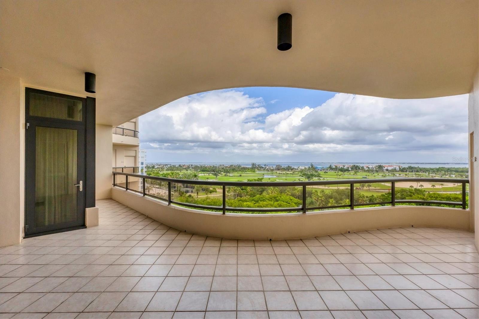 L AMBIANCE AT LONGBOAT KEY CLUB PH 02 - Residential