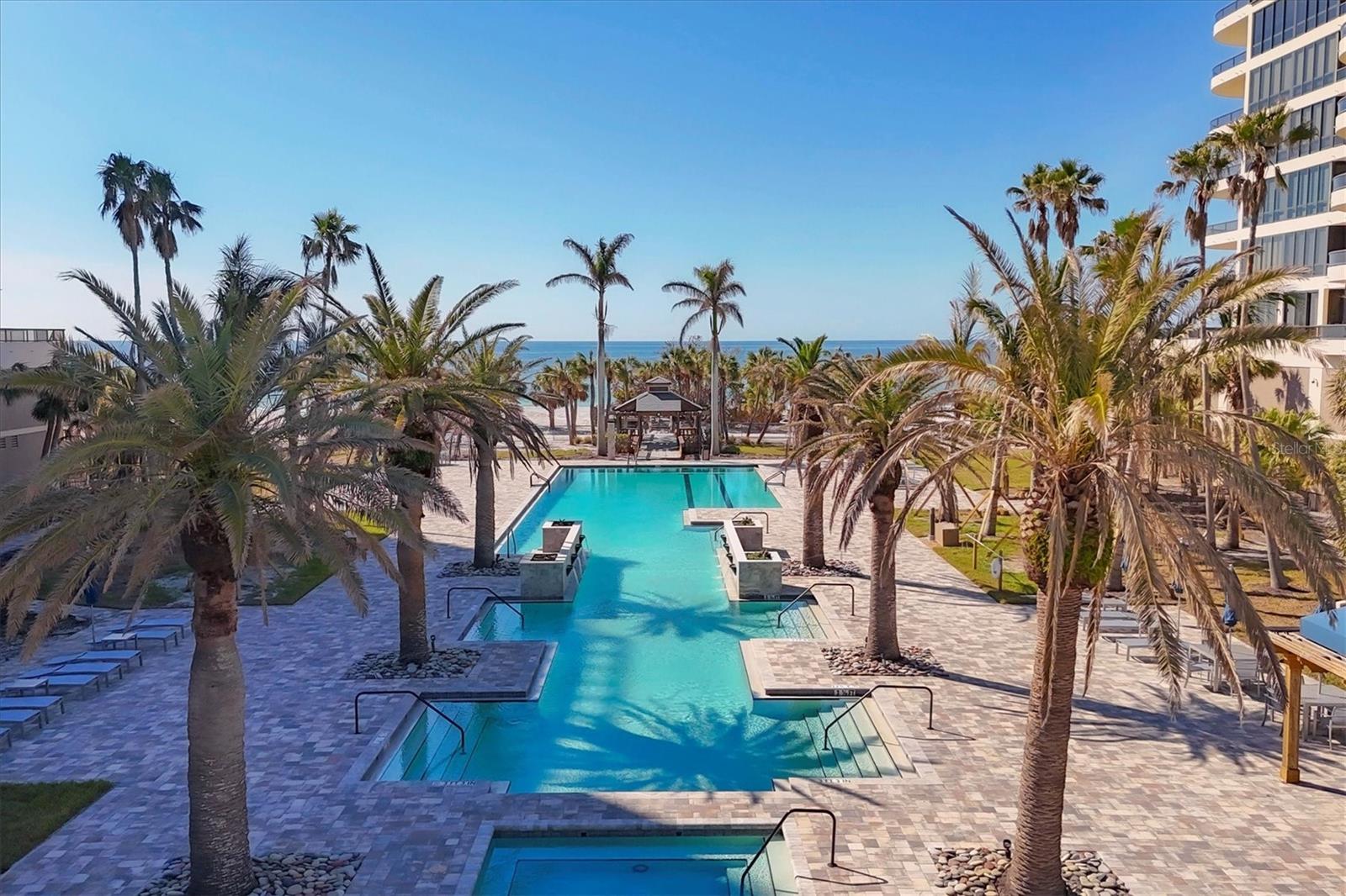 L AMBIANCE AT LONGBOAT KEY CLUB PH 02 - Residential